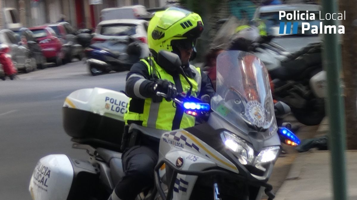 Agente motorizado de la Policía Local de Palma de Mallorca