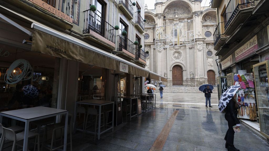 Calles de Granada con alerta naranja por las inclemencias del tiempo