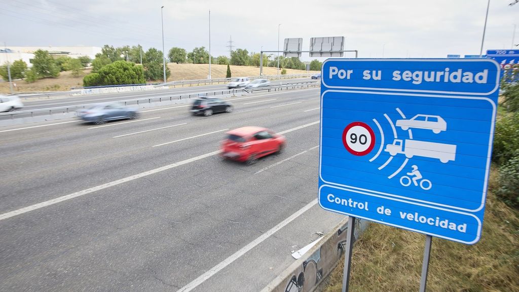 Imagen de archivo de un radar de carretera