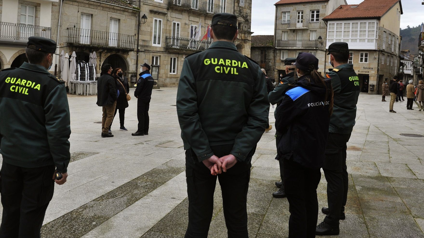 Policia Local y Guardia Civil.