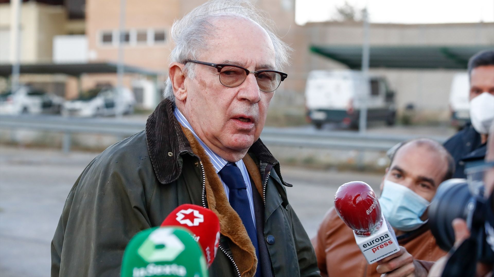 Rodrigo Rato, a la salida de la cárcel de Soto del Real en 2020