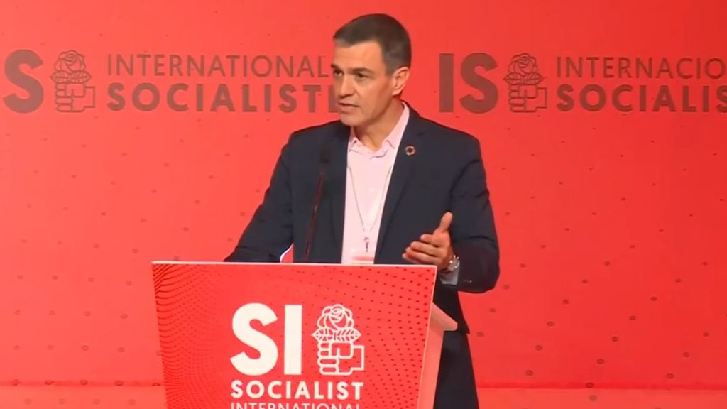 Pedro Sánchez llama a "enterrar en el pasado" el discurso de odio al que ha sucumbido la derecha tradicional