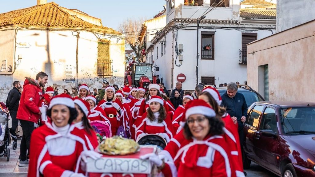 Cabalgata de 'Mamás Noeles' en Otura, Granada