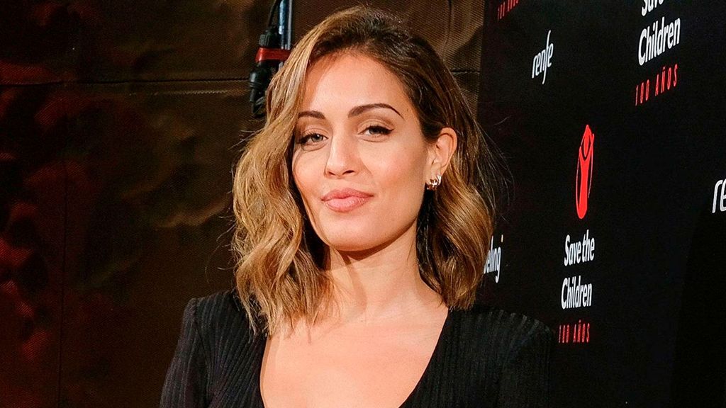 Hiba Abouk recibe un mensaje de advertencia por parte del entorno de Laura Ribot, exnovia de Antonio Revilla Fiesta 2024 Top Vídeos 389