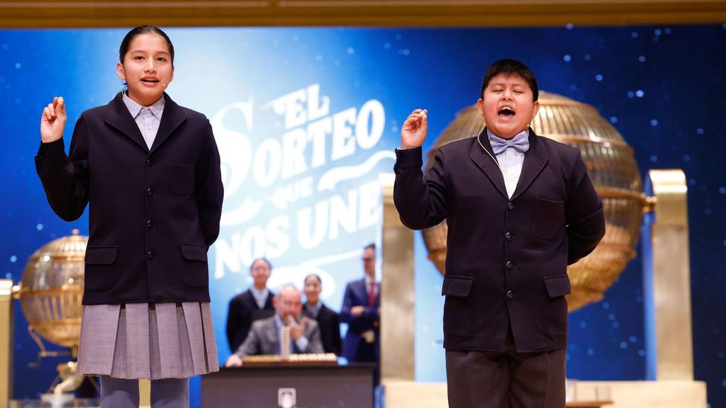 Los niños de San Ildefonso al cantar el Gordo.