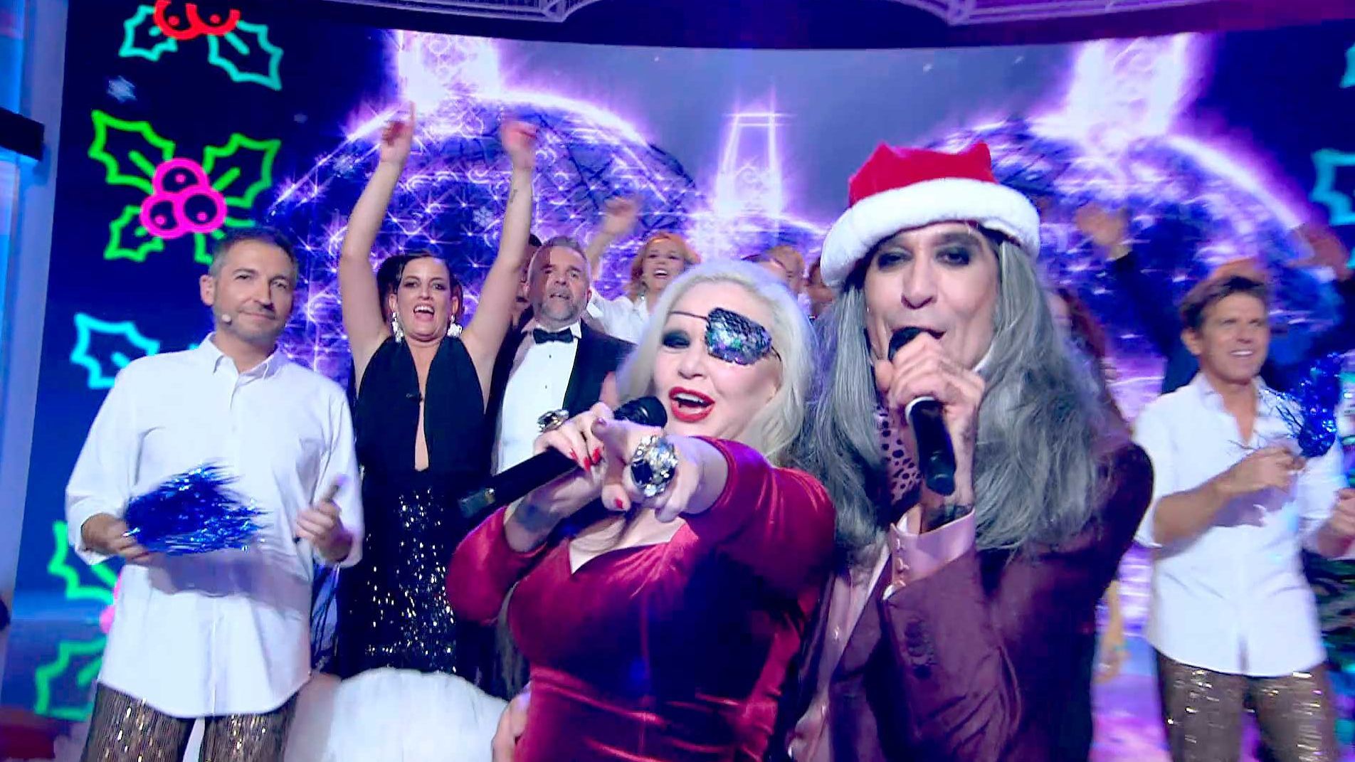 Alaska y Mario Vaquerizo ponen el broche de oro al especial de Nochebuena de 'TardeAR'