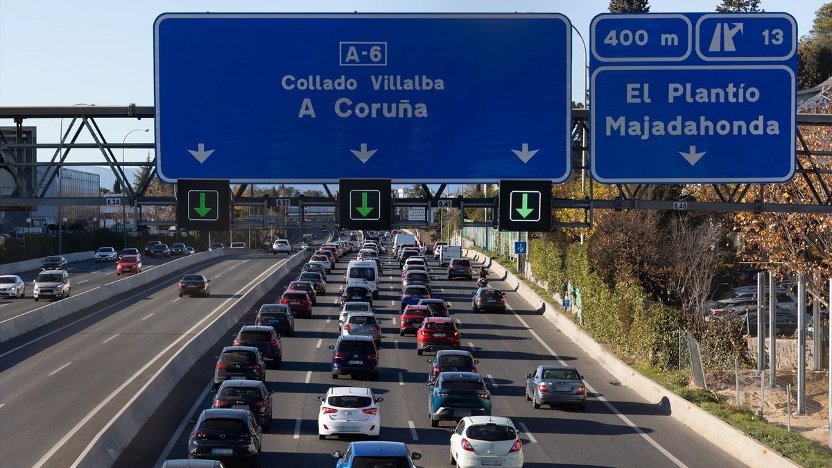 Atasco en la A-6, a 20 de diciembre de 2024, en Madrid