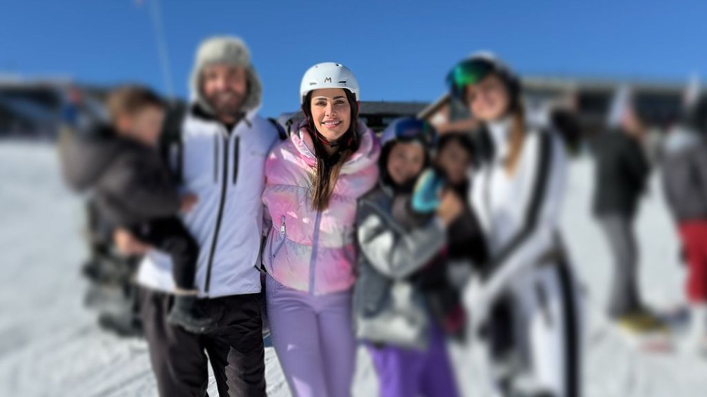 Carla Barber y el padre de sus hijos, juntos de vacaciones en la nieve