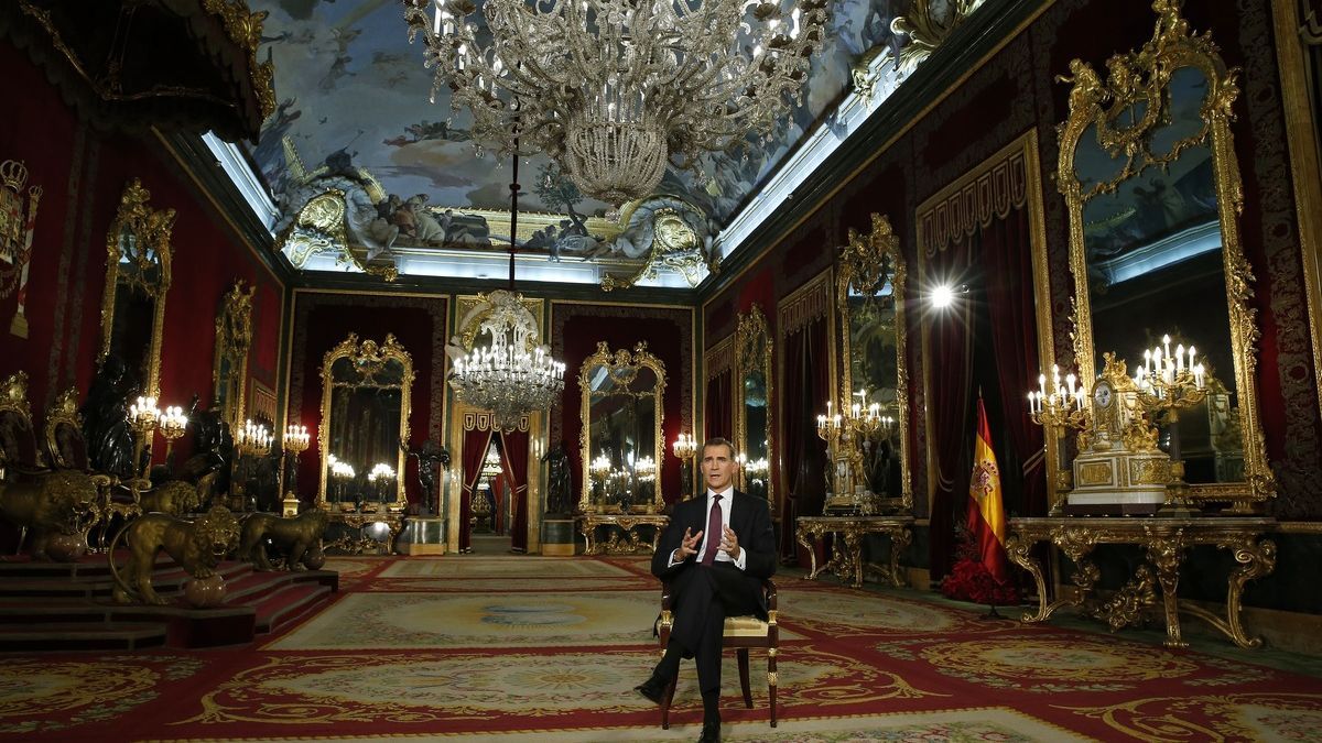 El mensaje del rey Felipe VI de Navidad en el Palacio Real, en 2015.