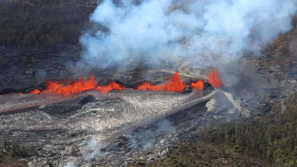 El volcán Kilauea de Hawái entra nuevamente en erupción