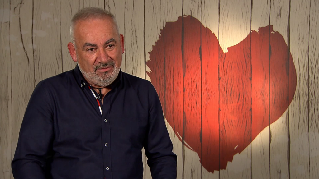 Un soltero, muy desenfrenado con su cita en 'First Dates': "Es que es inevitable ver sus pechotes"