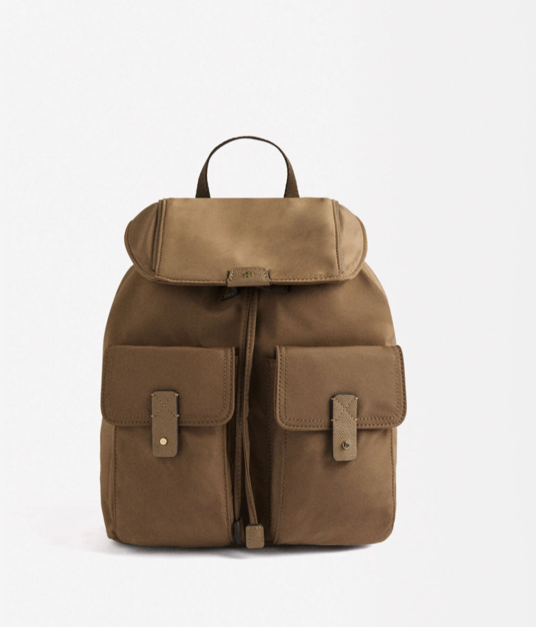 Mochila con doble bolsillo externo