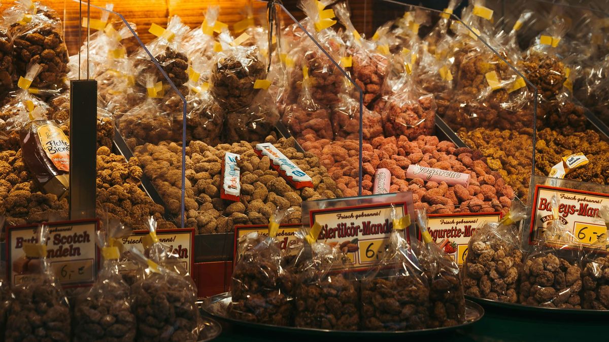 Stand con snacks variados