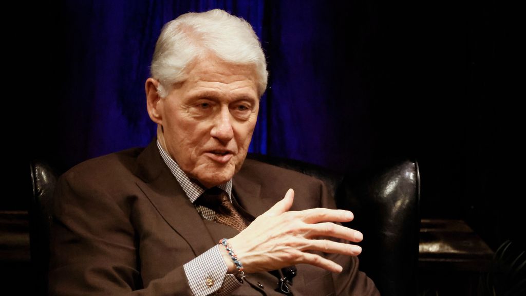 Bill Clinton pasará la Nochebuena hospitalizado en Washington