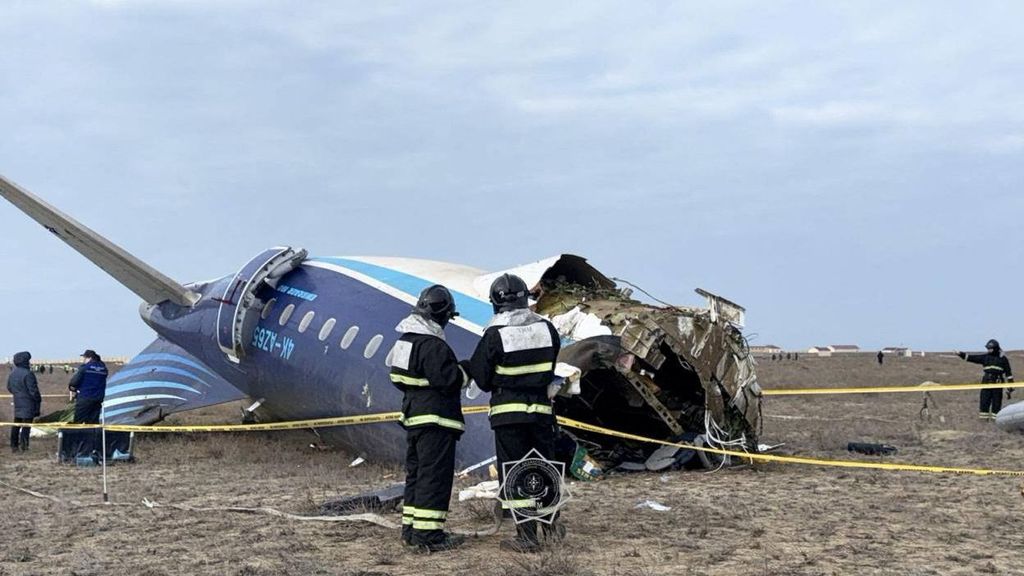 Así fue el momento del impacto del accidente de avión en Kazajistán