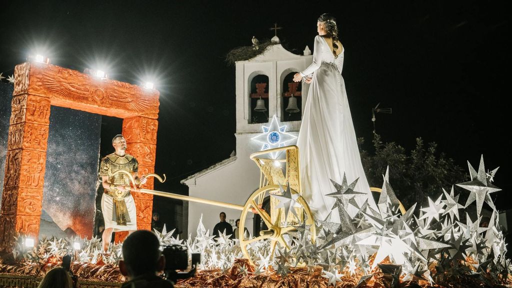 Carroza en la cabalgata de Reyes de Higuera de la Sierra