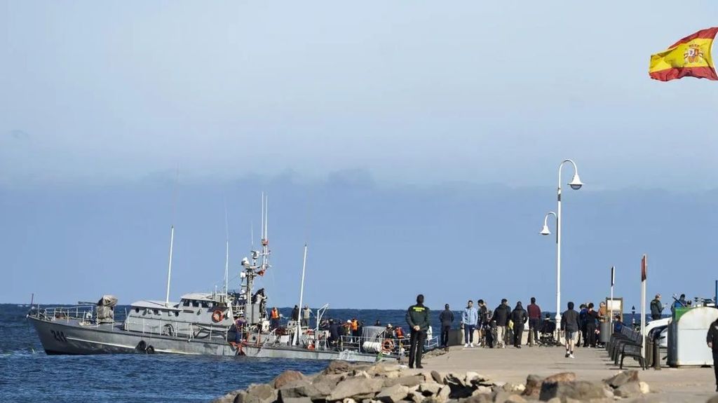 Encalla en aguas españolas de Melilla una patrullera de Marruecos