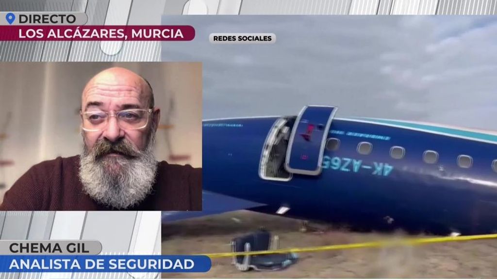 Los datos clave sobre el avión que se estrelló en Kazajistán: "Fue objeto de un ataque"