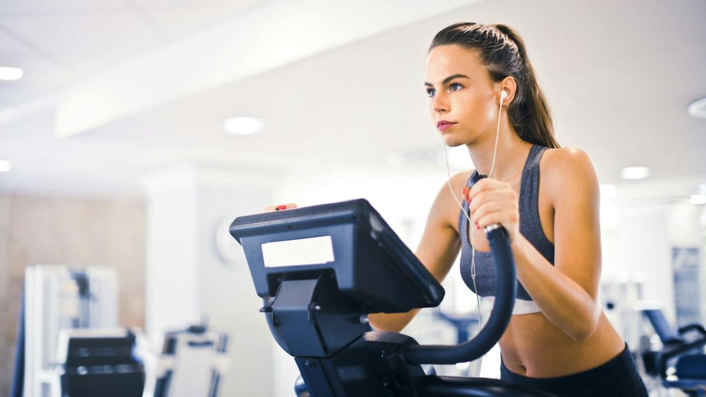 Mujer en el gimnasio