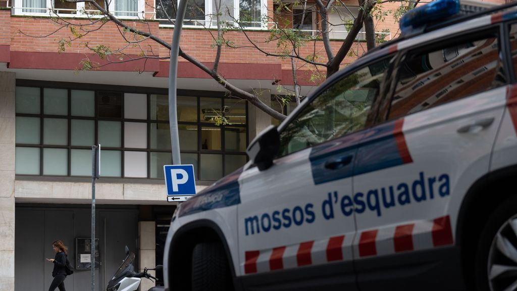 Un vehículo de los Mossos d'Esquadra en Barcelona