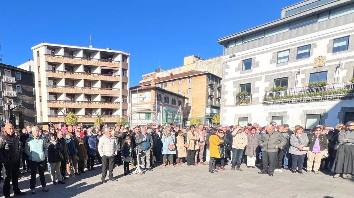 Concentración de vecinos en la localidad de Arrigorriaga, Vizcaya