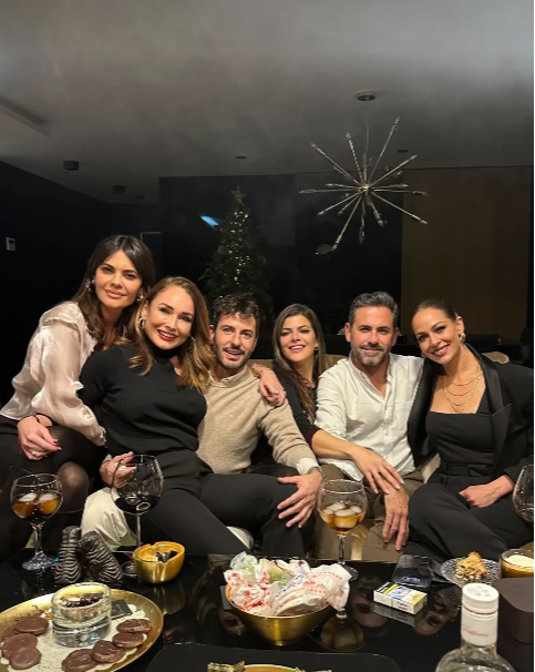 María José Suárez y Eva Gonz�ález, de cena con amigos