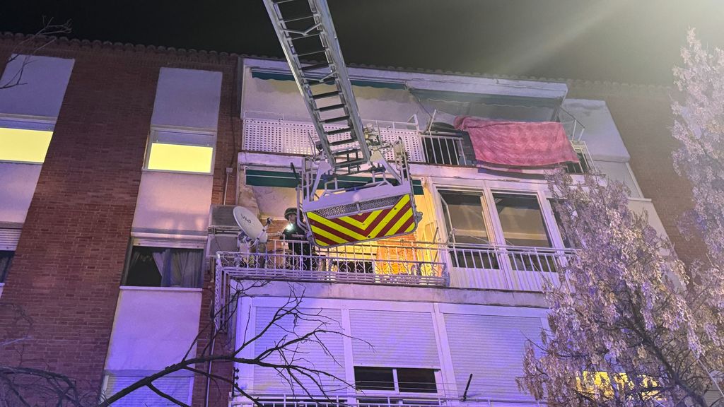 Nueve personas intoxicadas por tras un incendio en Aranjuez, Madrid: el fuego se originó al prenderse un colchón