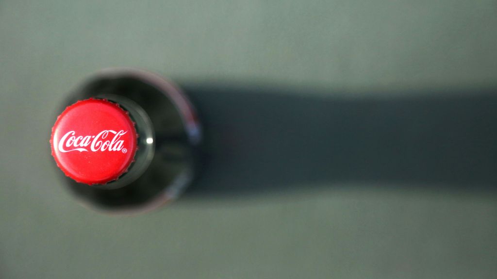 coca cola unsplash