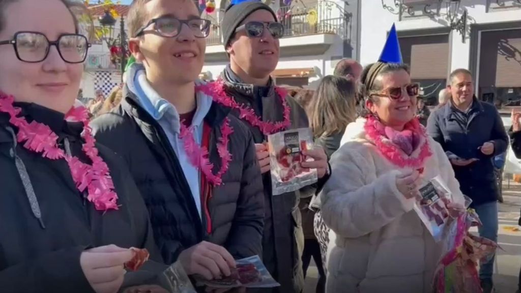 Las Precampanadas Ibéricas en Jabugo se celebran así: comiendo 12 lonchas de jamón DOP Jabugo