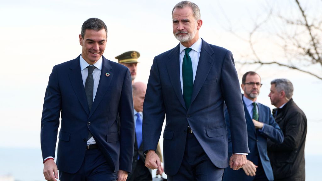 Pedro Sánchez invita al rey a los actos por la muerte de Franco