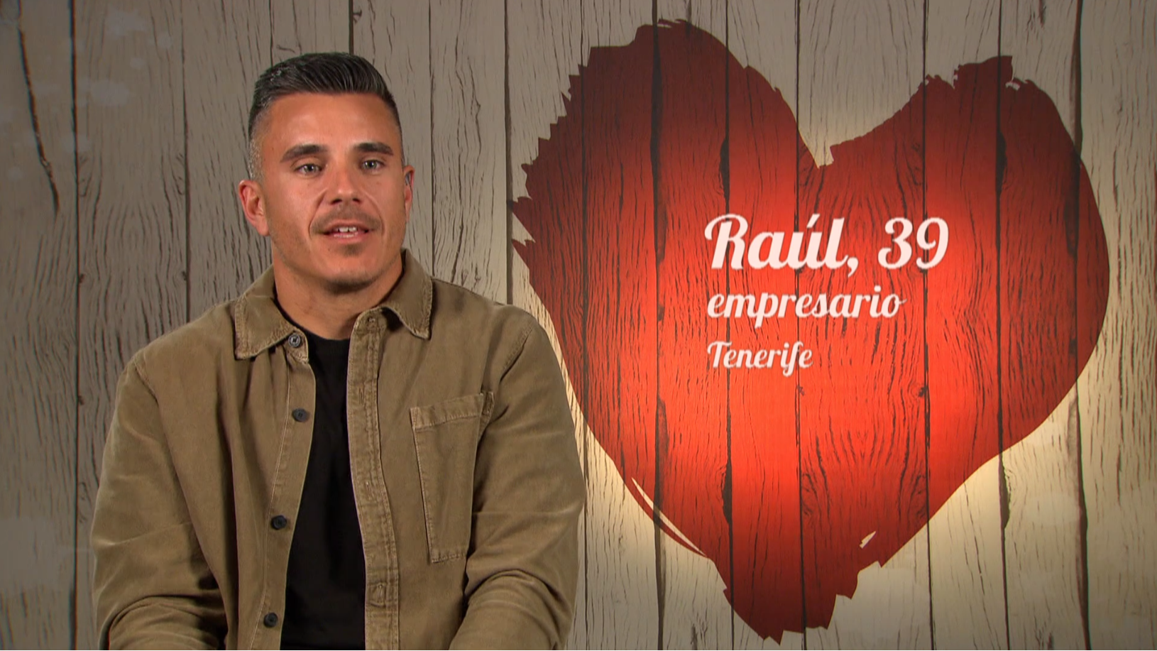 Raúl se describe en las cámaras de 'First Dates'