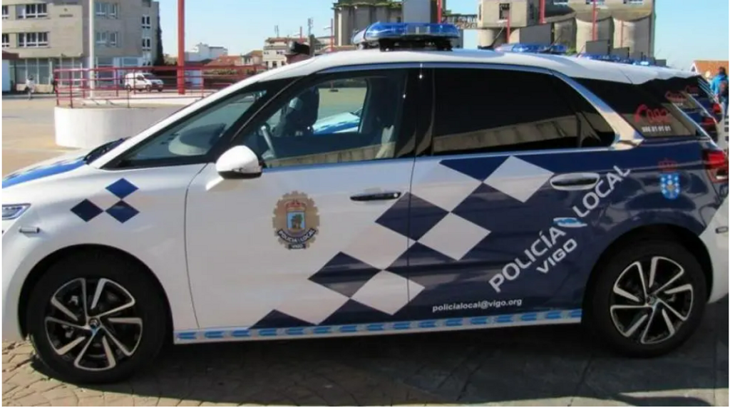 Un detenido y cuatro coches policiales dañados en la persecución a un conductor que se dio a la fuga en Vigo