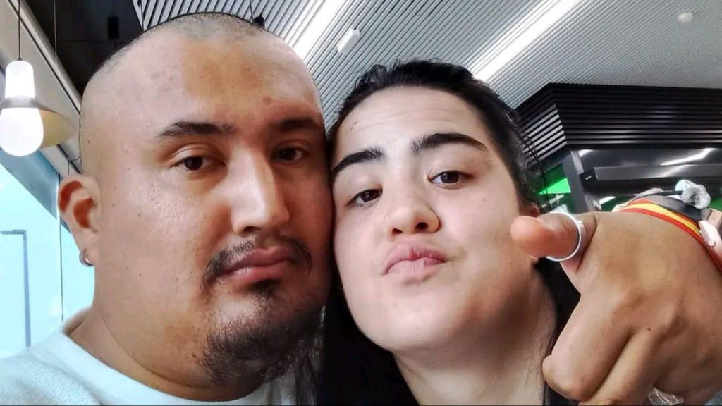 Carolina Vargas, la mujer desaparecida en Velilla de San Antonio, y su amigo Douglas