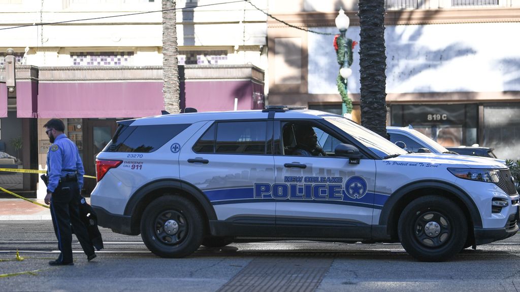 Cordón policial tras un atropello masivo en Nueva Orleans durante las celebraciones de Año Nuevo