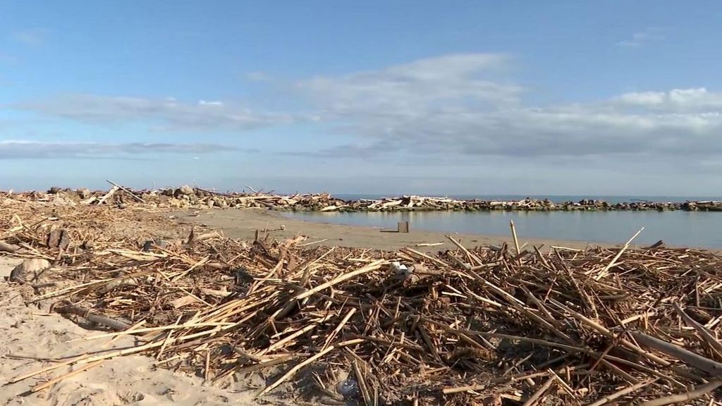 Las imágenes que demuestran que el escenario de guerra en Valencia persiste tras la DANA