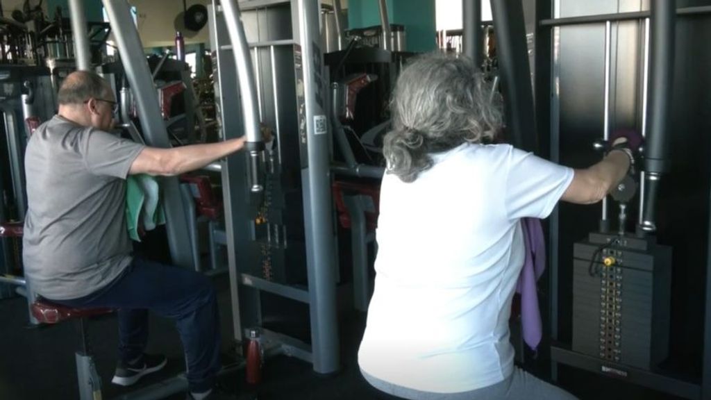 Ir al gimnasio, uno de los clásicos propósitos de Año Nuevo: ¿Cómo mantener este hábito?