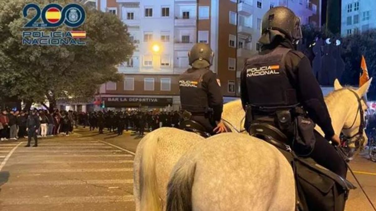 Detenidas tres personas por agredir a policías tras el choque entre Valencia y Real Madrid