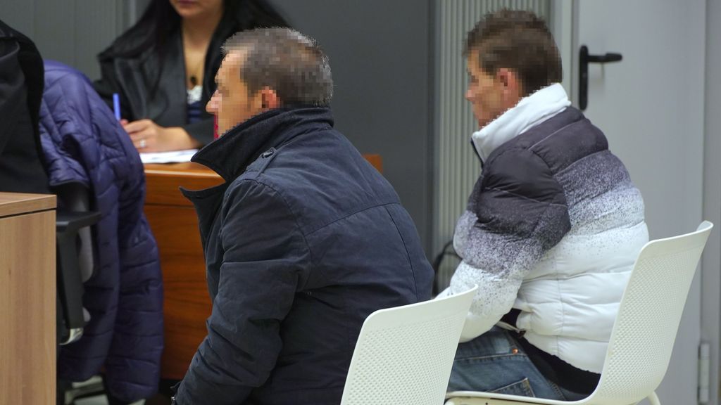 Los acusados durante la celebración de la primera sesión del juicio por el crimen de Cuzcurrita, en la Audiencia Provincial de La Rioja