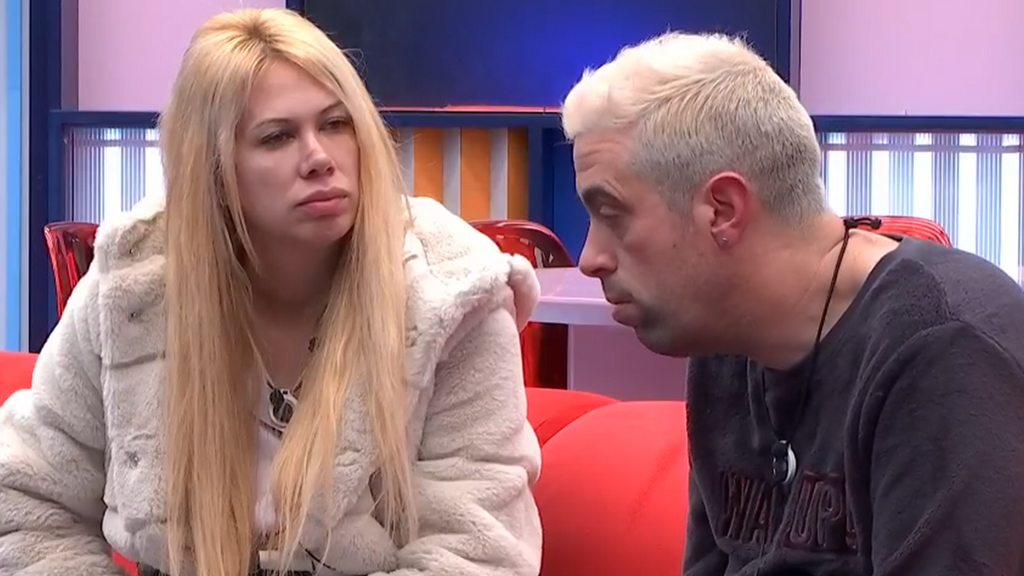 Vanessa intenta limar asperezas con Javi