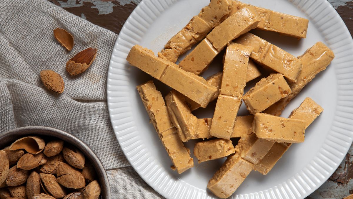 El turrón blando es un dulce fijo en las Navidades españolas.