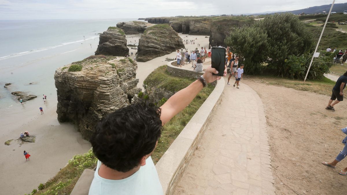 Foto de archivo de la playa de Las Catedrales, Lugo