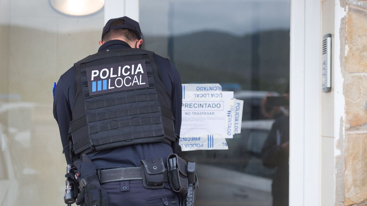 Un agente de la Policía Local, Ibiza