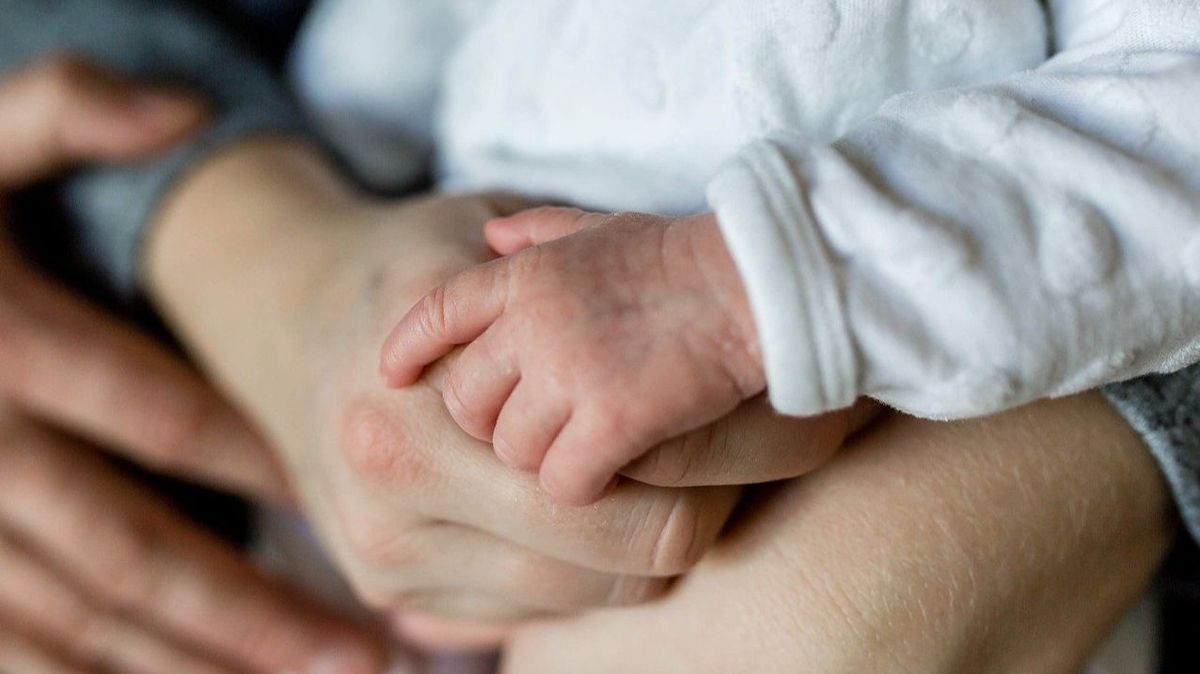 Una familia con un bebé