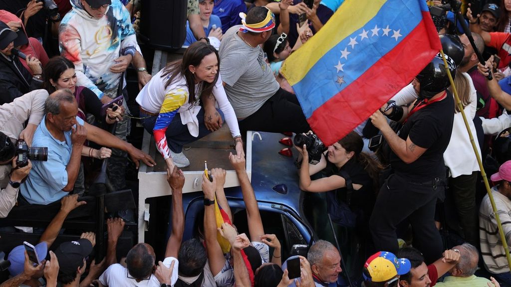 María Corina, detenida entre disparos y violencia en Caracas