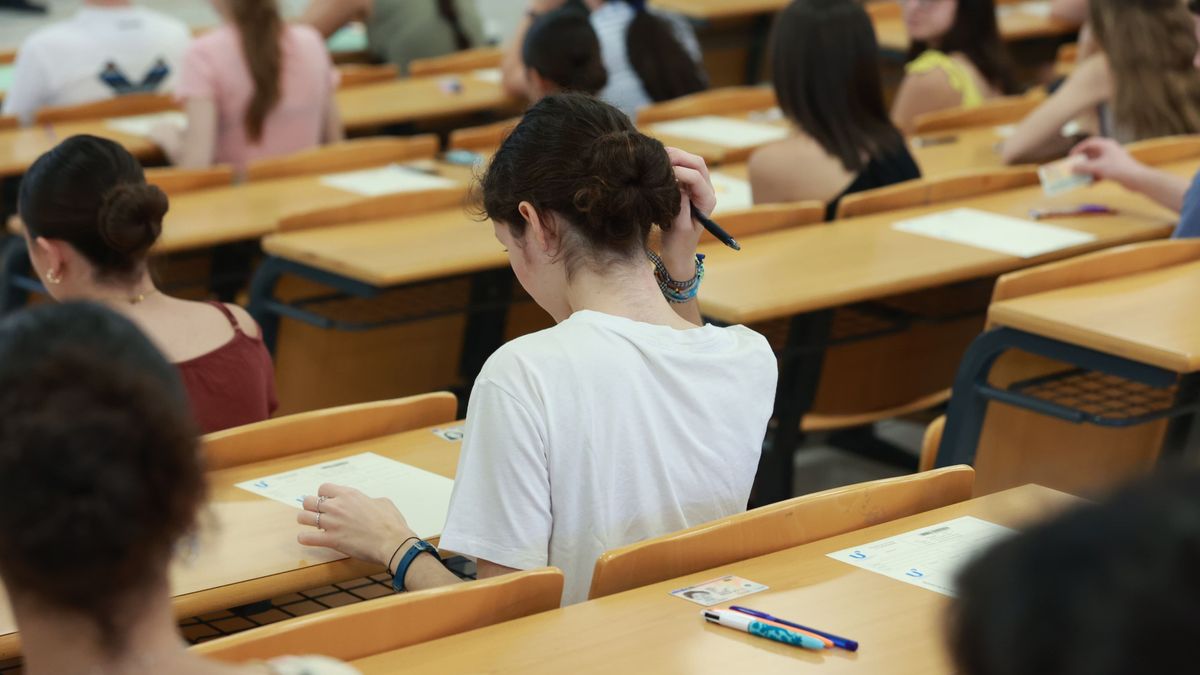 Los 'efectos secundarios' de los exámenes en los estudiantes: "Les pasa factura"