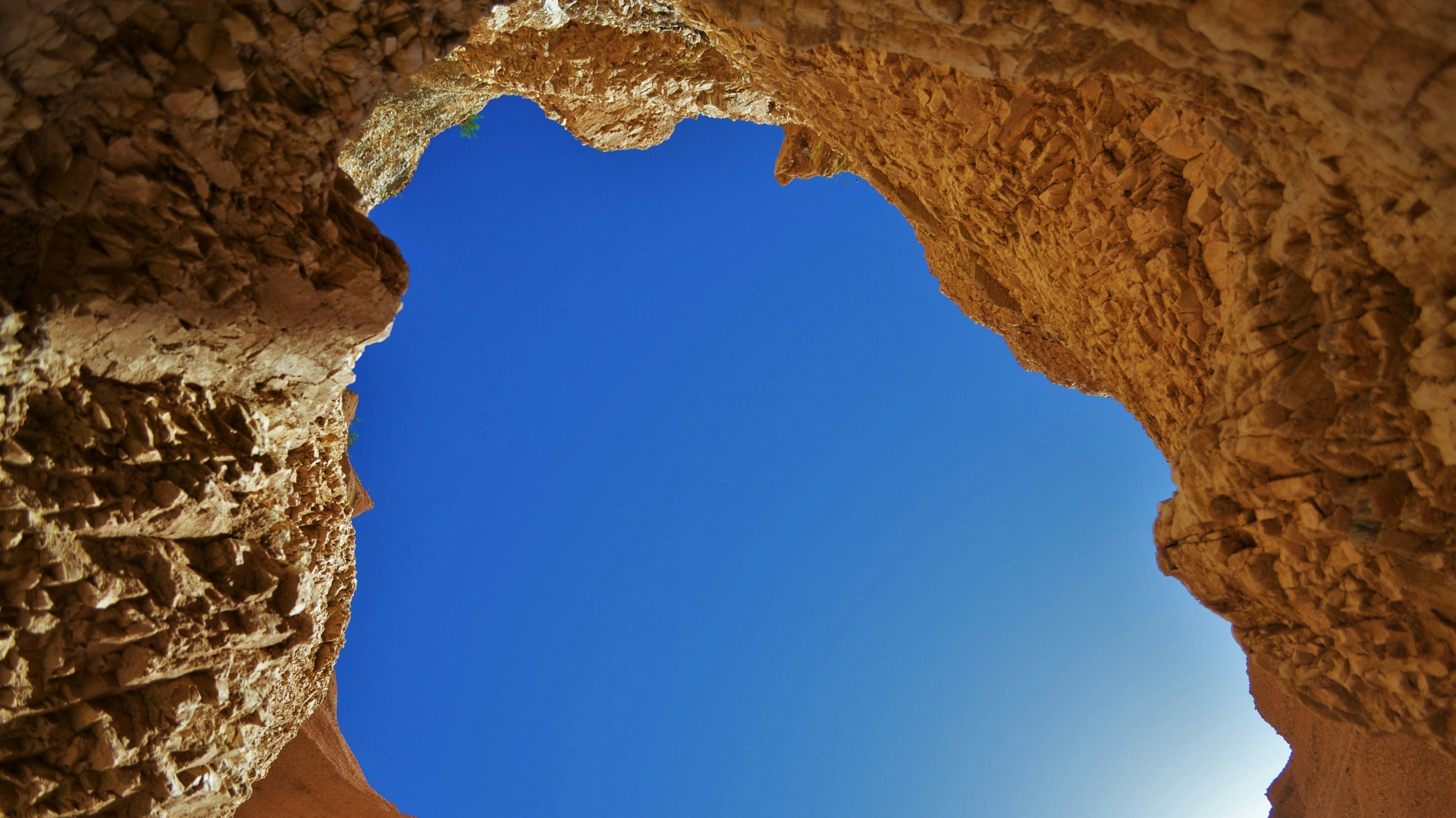 cueva unsplash