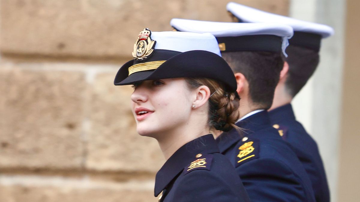 Leonor llegando en el Ayuntamiento a Cádiz