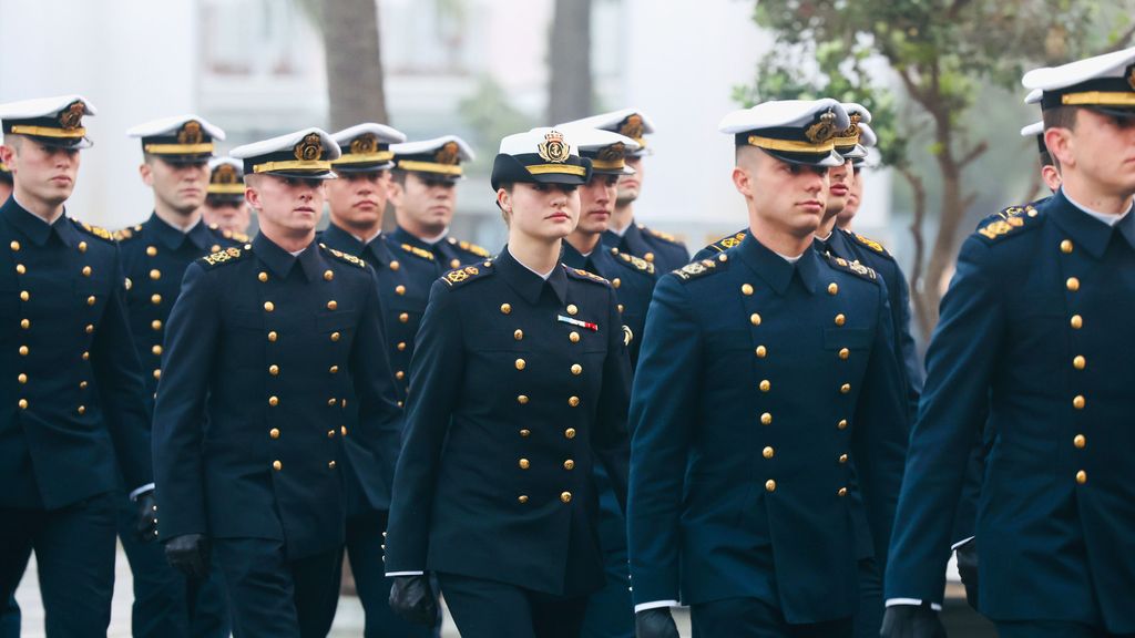 Leonor y sus compañeros en Cádiz en la visita al Ayuntamiento