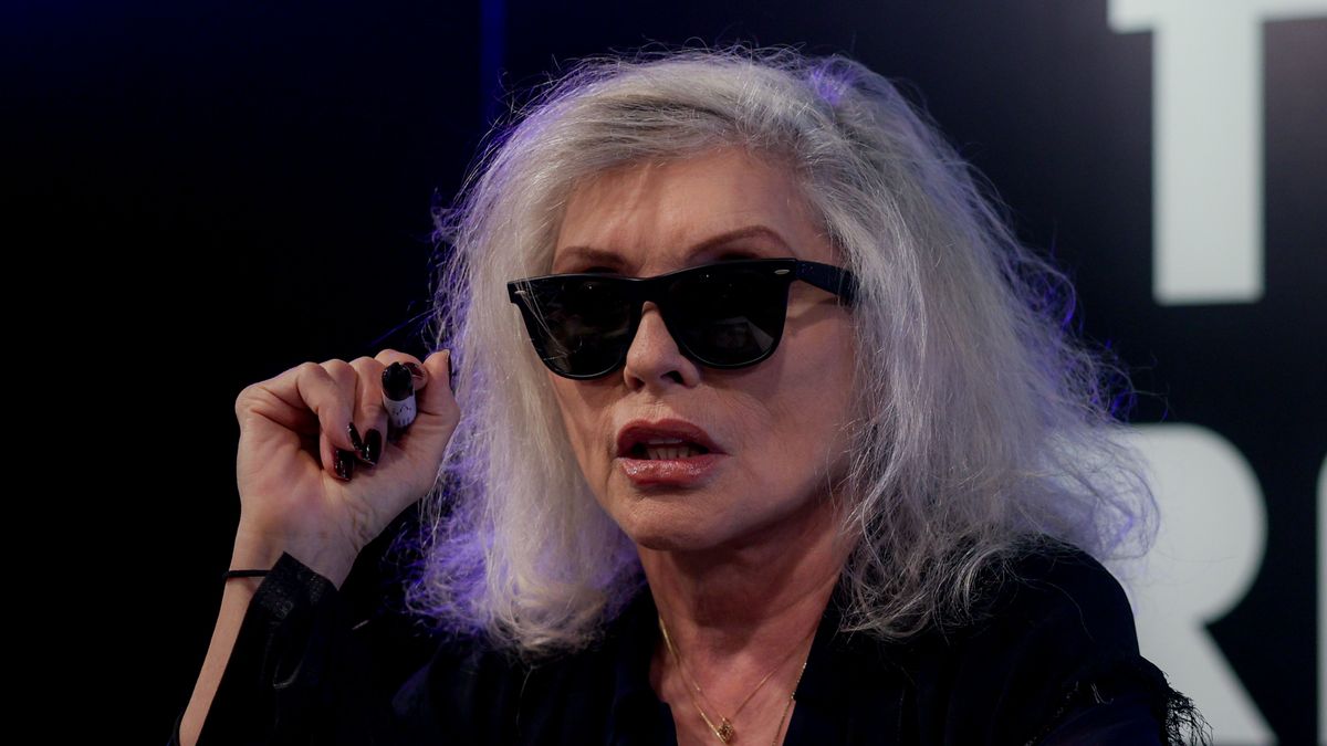 Punki. Así es Debbie Harry a los 79.