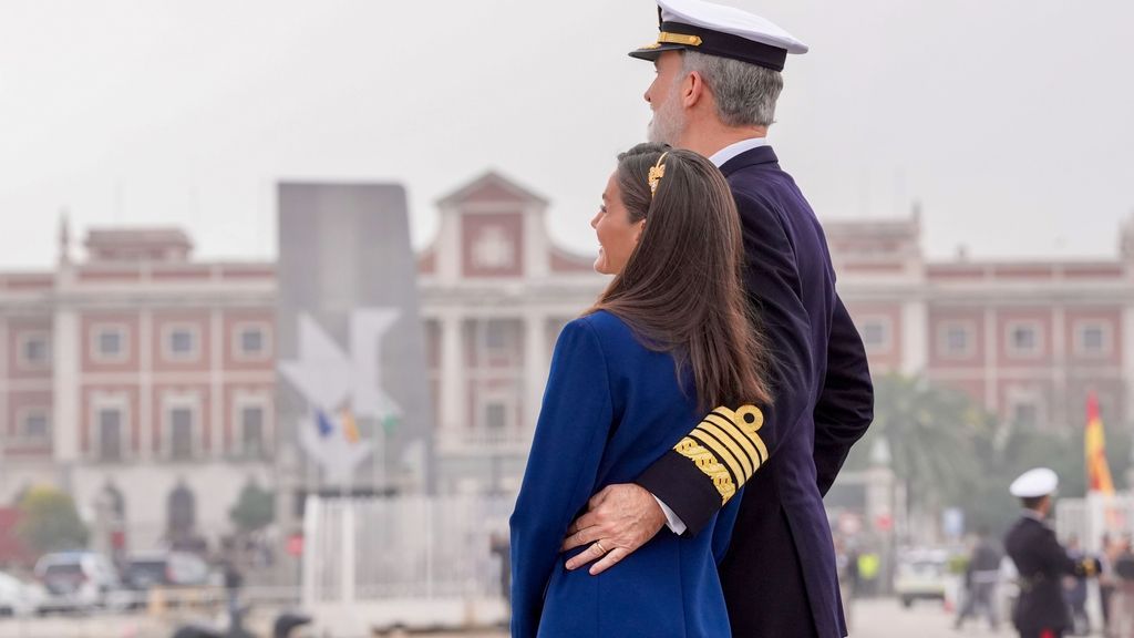 Los reyes despiden a la princesa Leonor entre lágrimas, sonrisas y mucha emoción